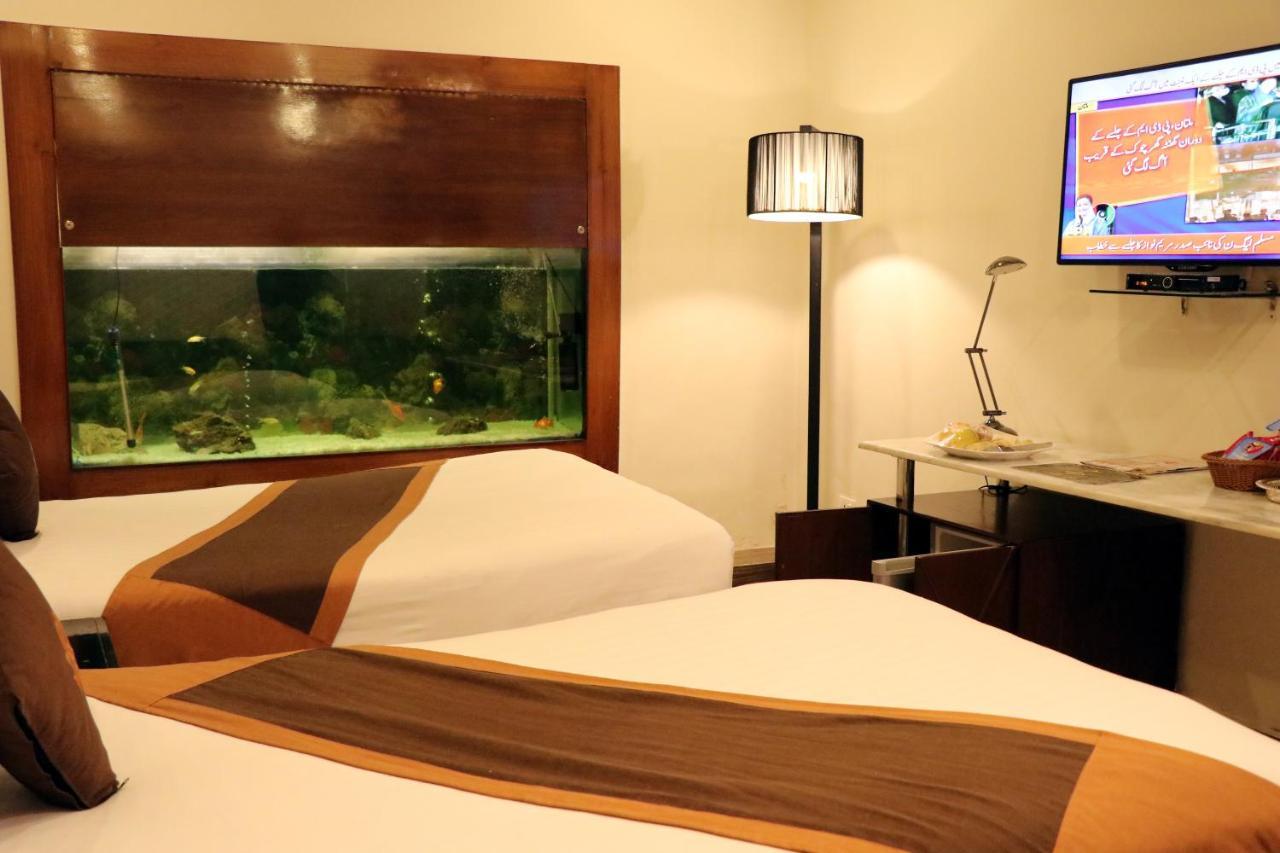 Hilton Suites 라호르 외부 사진
