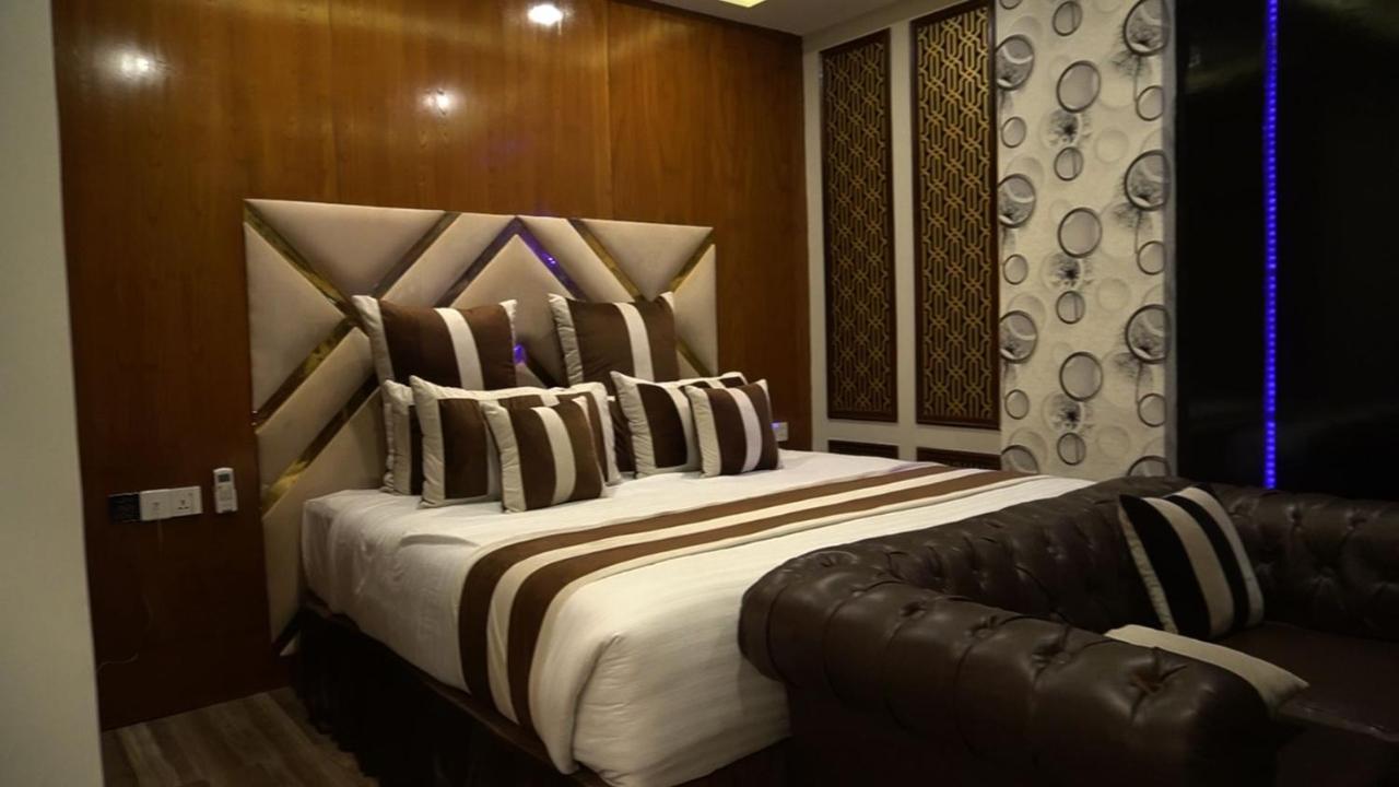 Hilton Suites 라호르 외부 사진